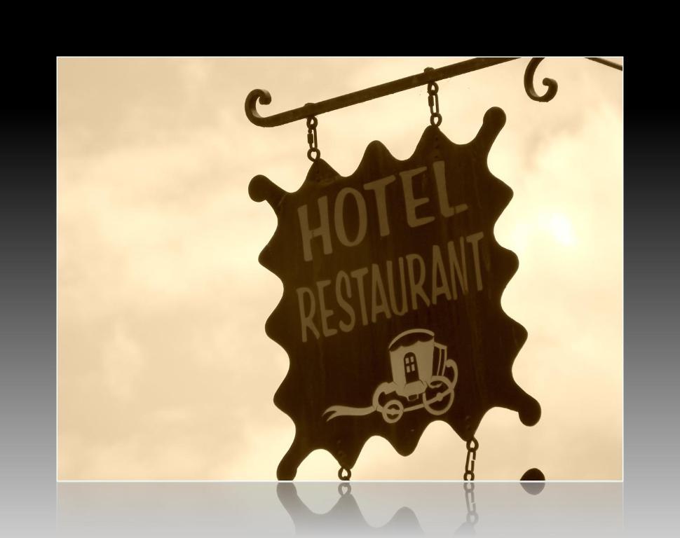 Отель Le Relais De La Caleche Saint-Denis-d'Anjou Экстерьер фото