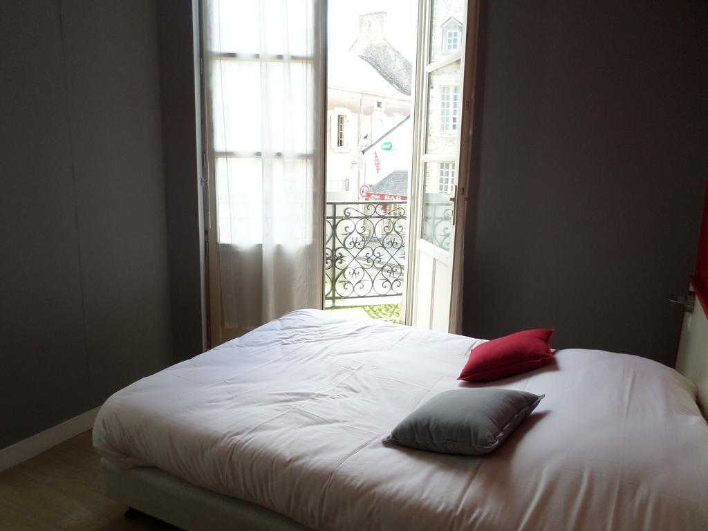 Отель Le Relais De La Caleche Saint-Denis-d'Anjou Экстерьер фото