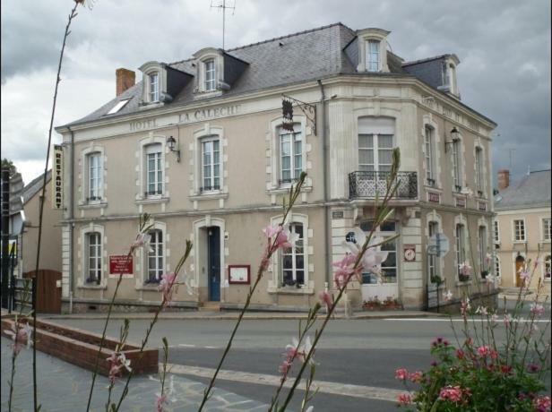 Отель Le Relais De La Caleche Saint-Denis-d'Anjou Экстерьер фото