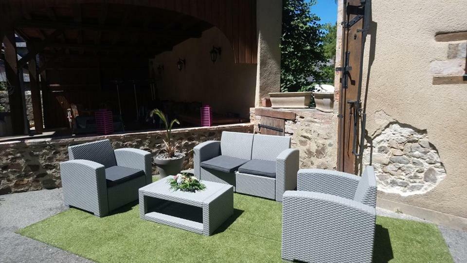 Отель Le Relais De La Caleche Saint-Denis-d'Anjou Экстерьер фото